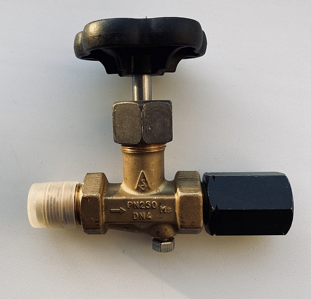 Кран манометрический игольчатый PN250 DN4 M20*1,5